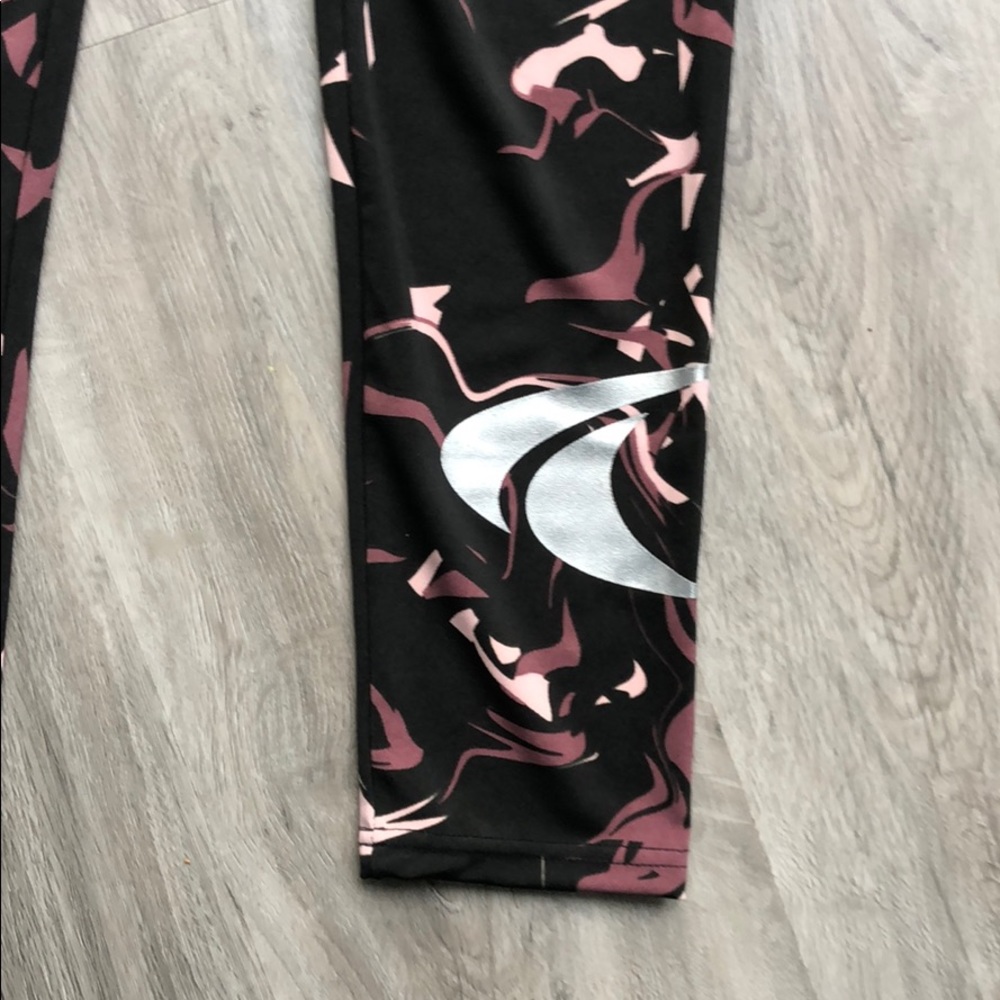 NWT Black/pink/rose colored leggings - Picture 2 of 8